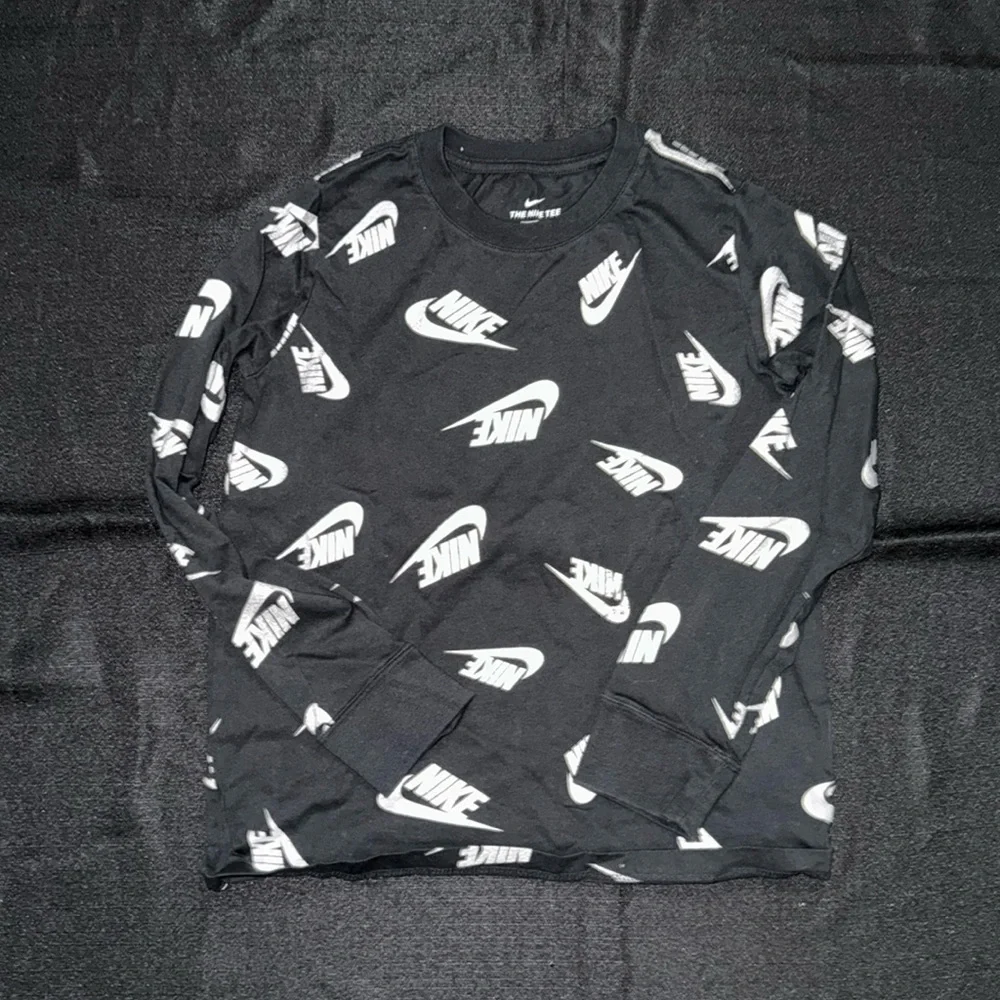 Kids Long Sleeve Nike Shirt - Picture 1 of 1
